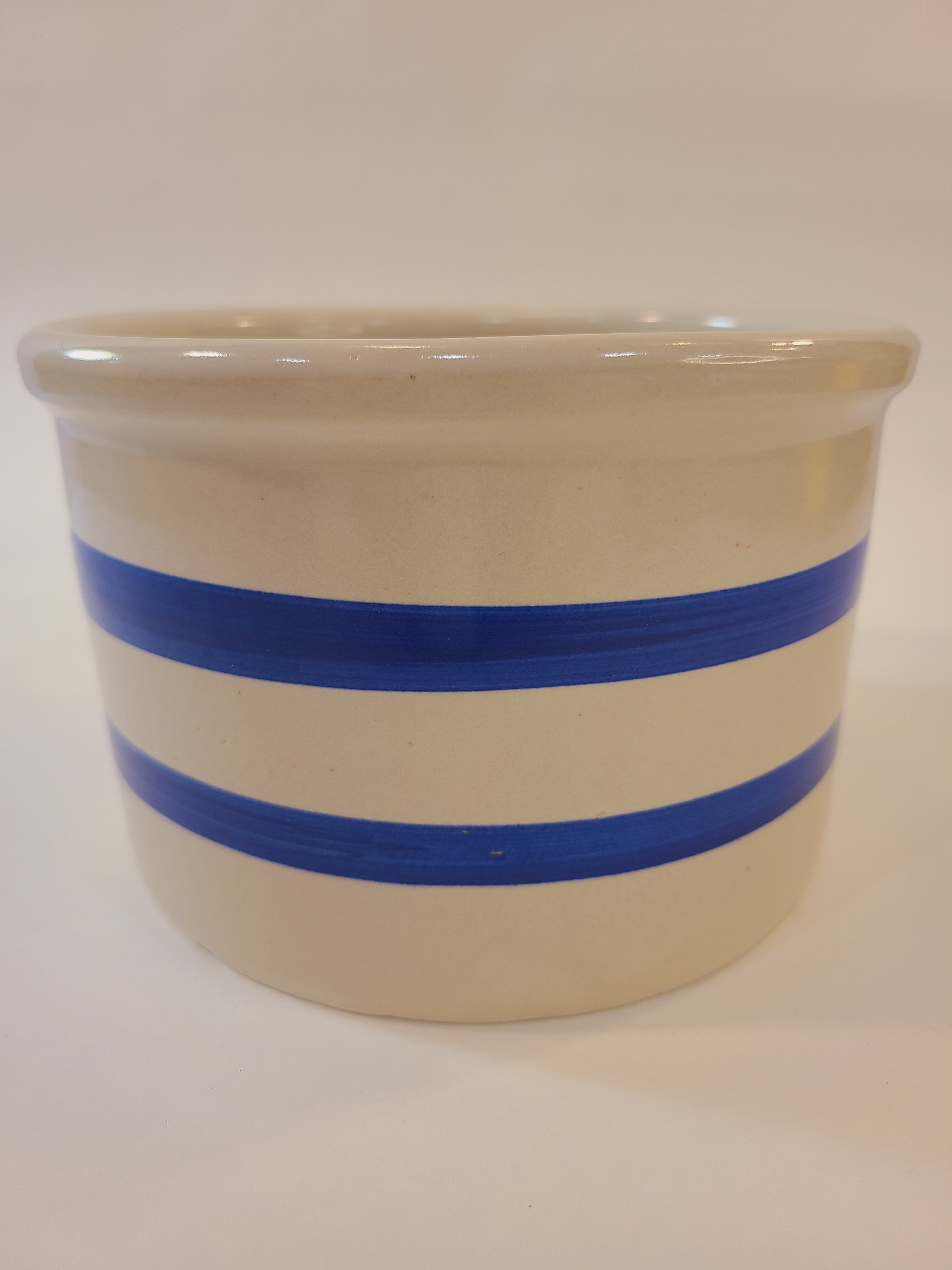 Vintage Robinson Ransbottom Pottery Off-white and Blue Crock.