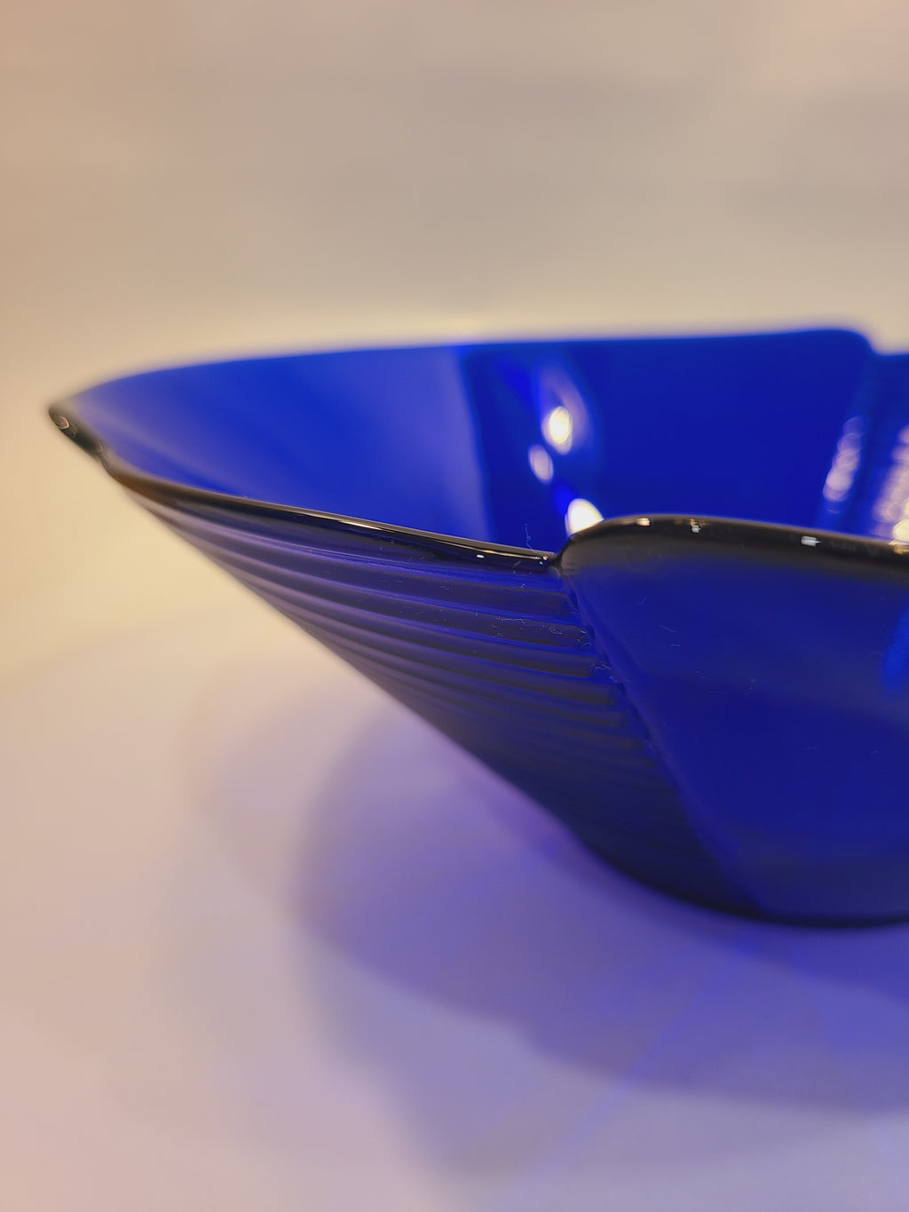 Mid-century Cobalt Blue Glass Serving Bowl late 1960s-earlly 1970s close up of rim